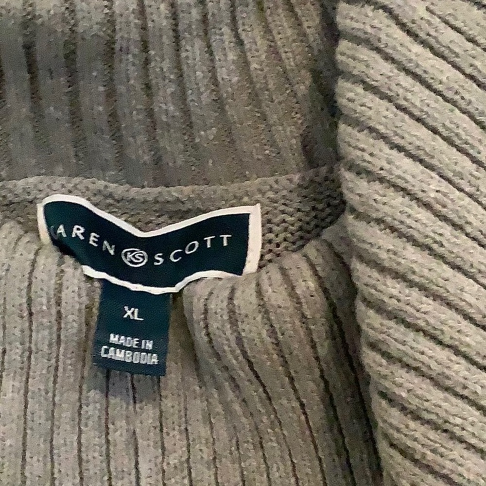 Gray sweater - Picture 4 of 5